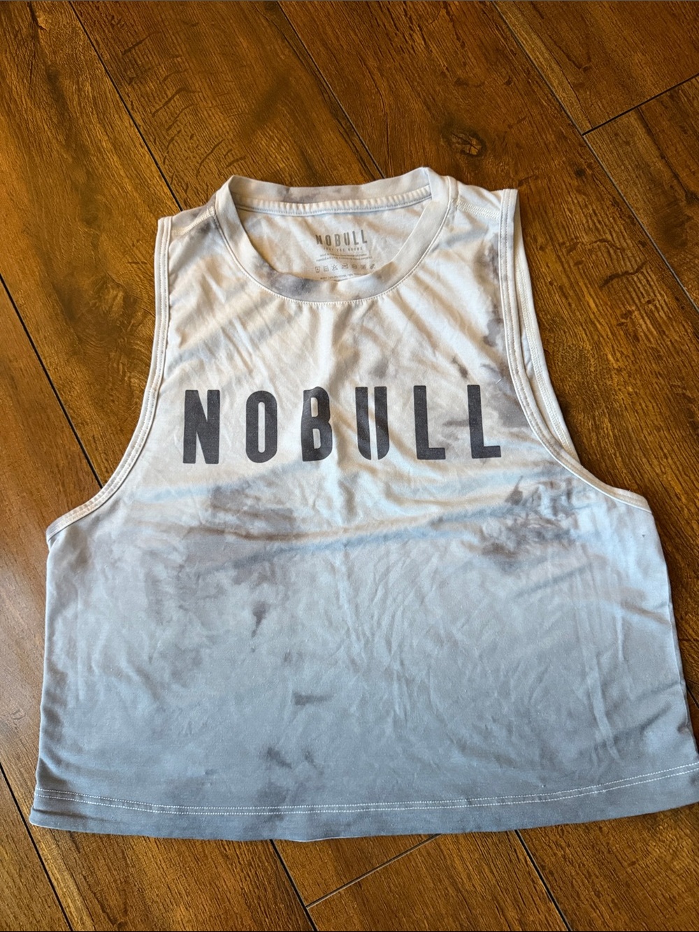 NOBULL Women's Tie-Dye Crop Tank Top in White and Light Gray
